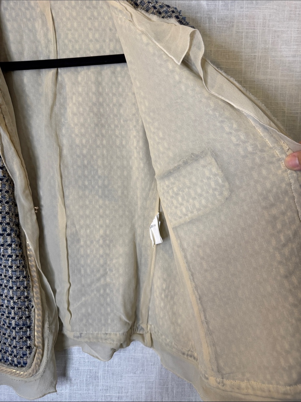 Emanuel Ungaro Navy and Cream Bouclé Jacket - Picture 10 of 11